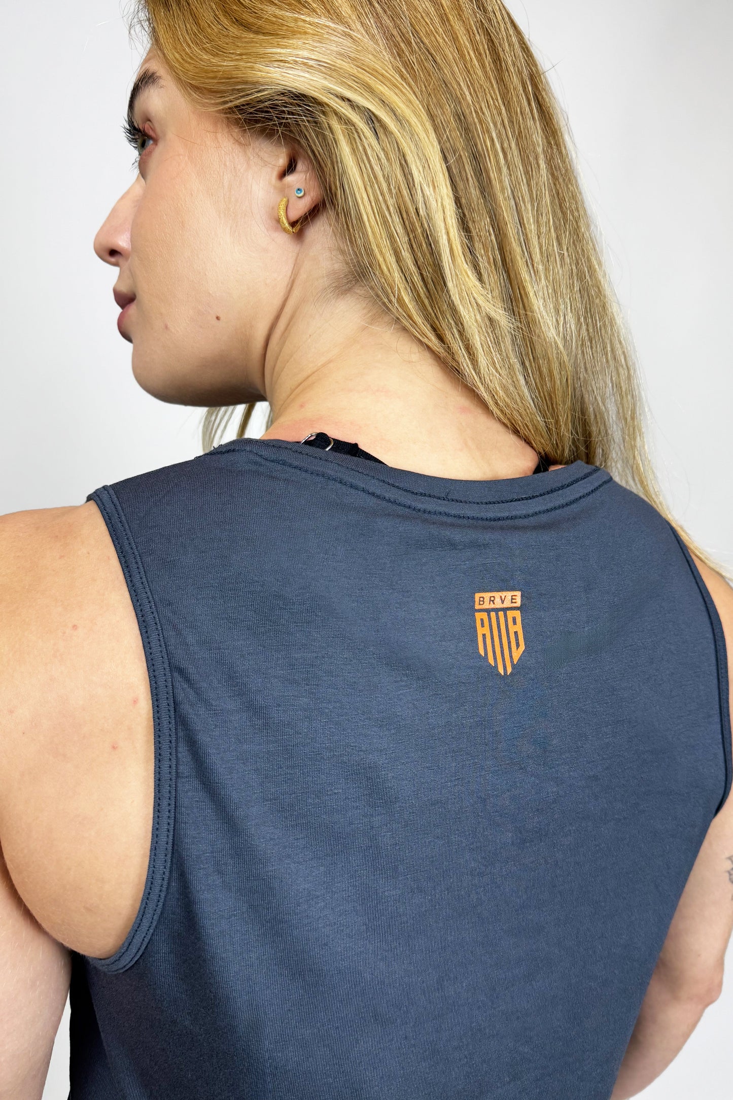 Regata Cropped Training Cinza Urban Laranja